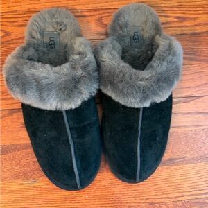 UGG Women's Cozy Black and Gray Slippers